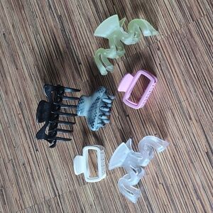 Lot of 6 hair Claws/Clips